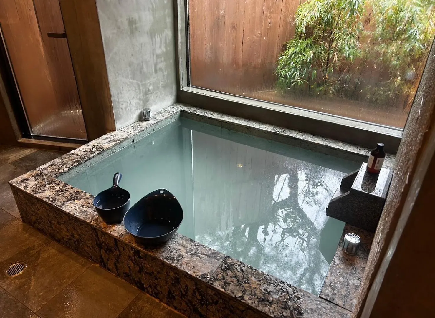 Minato-No Akari Villa Hayama 0*,  Japan